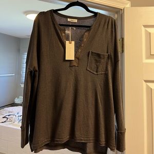 In Loom Brown Women’s Long Sleeve Knit Top, size Medium